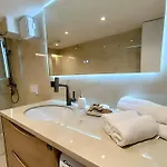 Sunset Retreat Stylish Loft By The Park 地拉那
