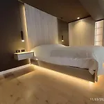 Sunset Retreat Stylish Loft By The Park * 地拉那