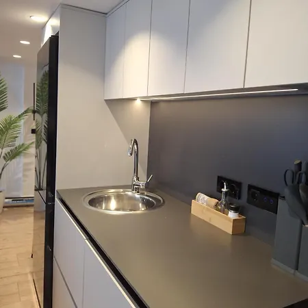 Sunset Retreat Stylish Loft By The Park * Tiran