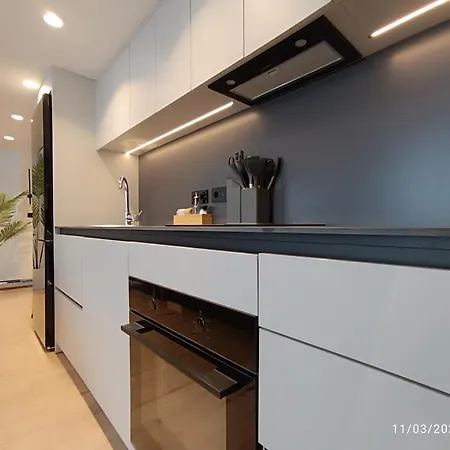 Sunset Retreat Stylish Loft By The Park Appartamento Tirana