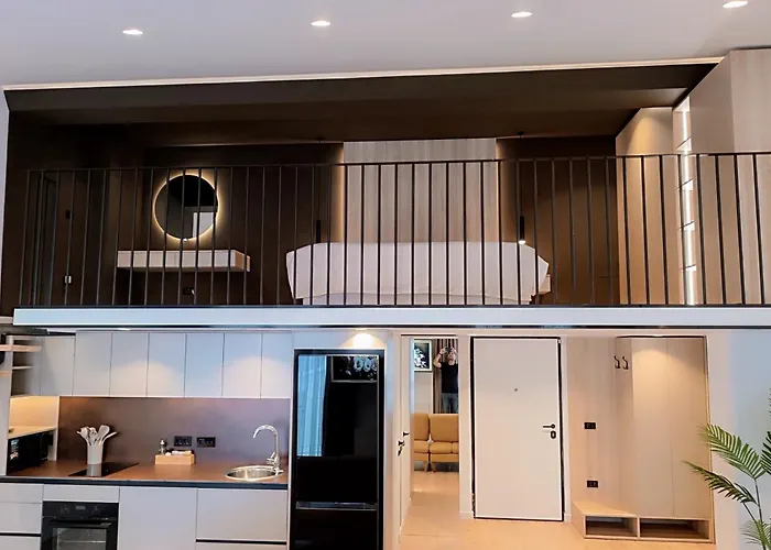 Sunset Retreat Stylish Loft By The Park Apartament *