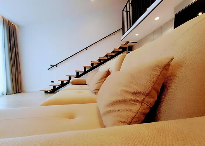 Apartament Sunset Retreat Stylish Loft By The Park
