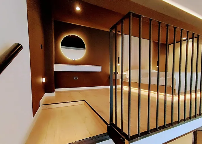 Sunset Retreat Stylish Loft By The Park Apartament