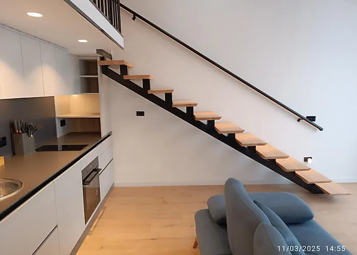 Sunset Retreat Stylish Loft By The Park Apartament Tirana