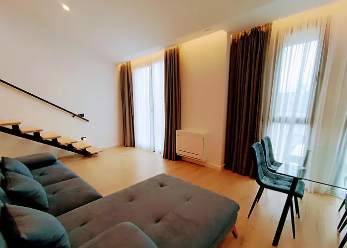 Apartament Sunset Retreat Stylish Loft By The Park Tirana