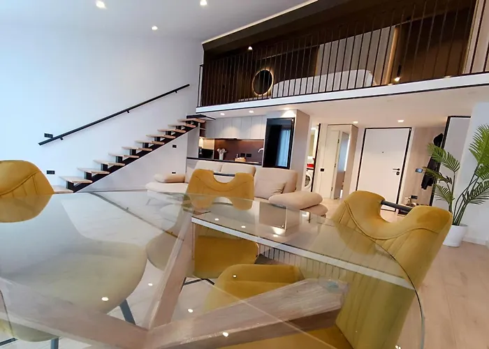 Apartament Sunset Retreat Stylish Loft By The Park